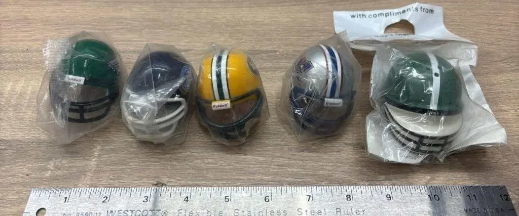 4 Russell CFL Plastic Helmets & Lamb�s
