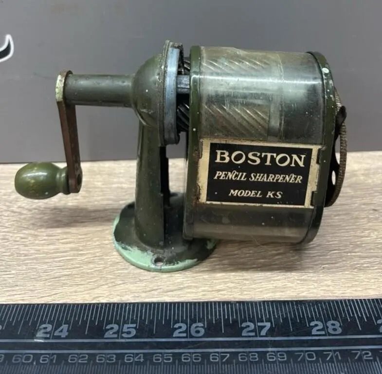 Boston Pencil Sharpener Model KS. Cracked/Broken