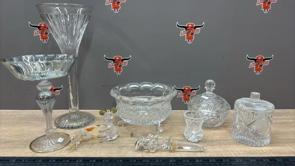 Glass Decorative Items. *NO SHIPPING