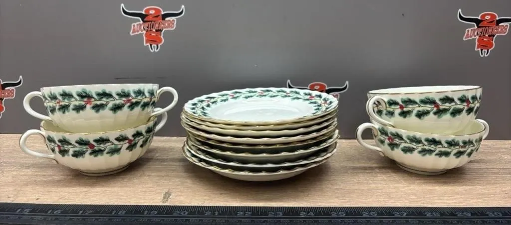 12PC Royal Worcester, Royal Oak Soup Bowls &