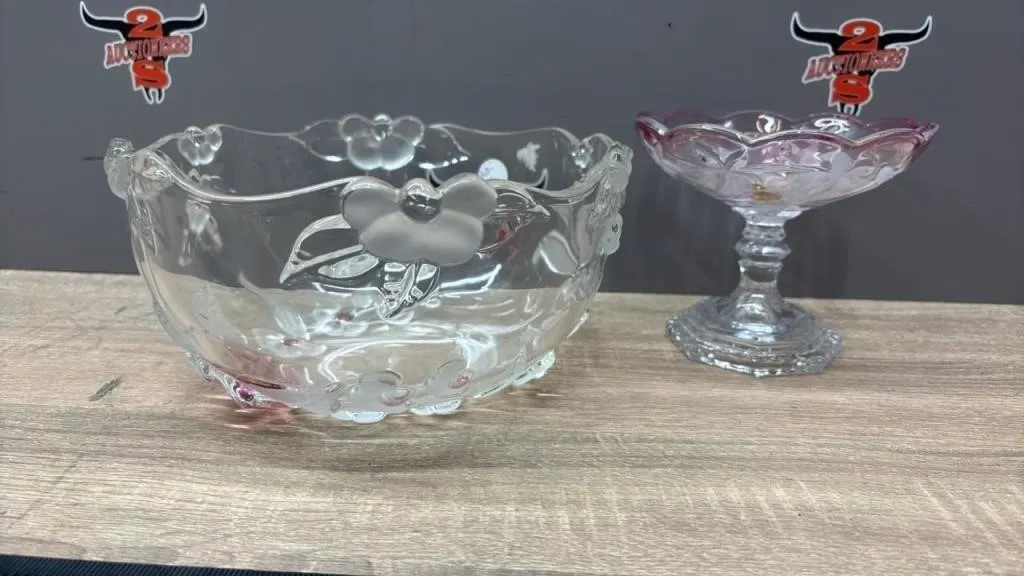 2 Glass Floral Glassware Items.
