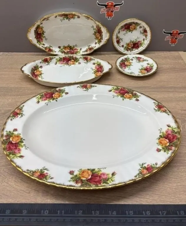 5PC Royal Albert Old Country Roses China.