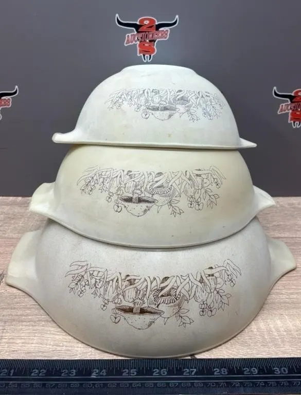 PYREX Forest Fancies Mixing Bowls. Scratched.