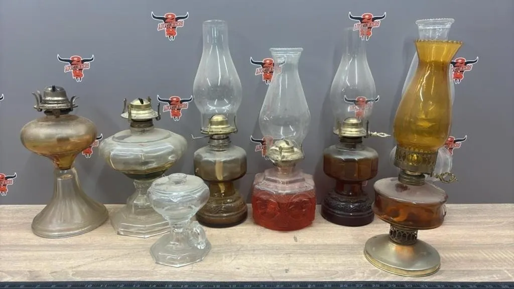 Box of Asst. Oil Lamps. *LYS. *NO SHIPPING.