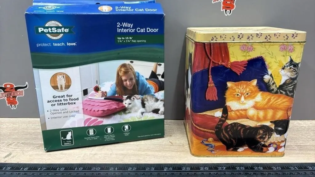 Petsafe 2-Way Interior Cat Door & Purina Meow Mix