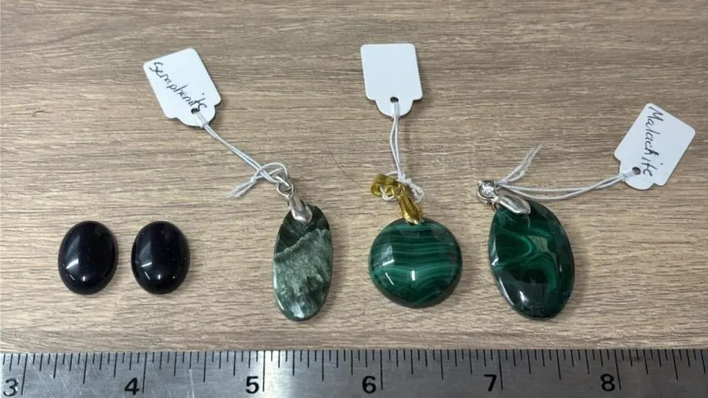 3 Crystal Pendants & 2 Asst. Crystals. *SC