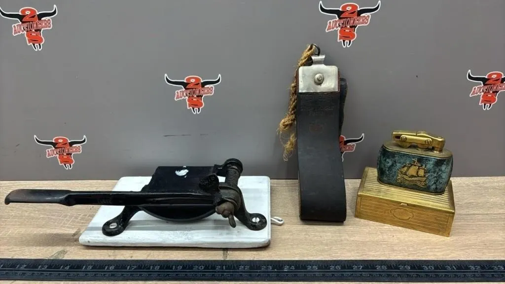 No. 0 Tobacco Cutter, Strop & Desk Lighter.