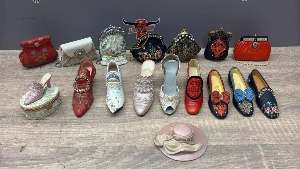 17Pc Decorative Collectible Shoes & Handbags.