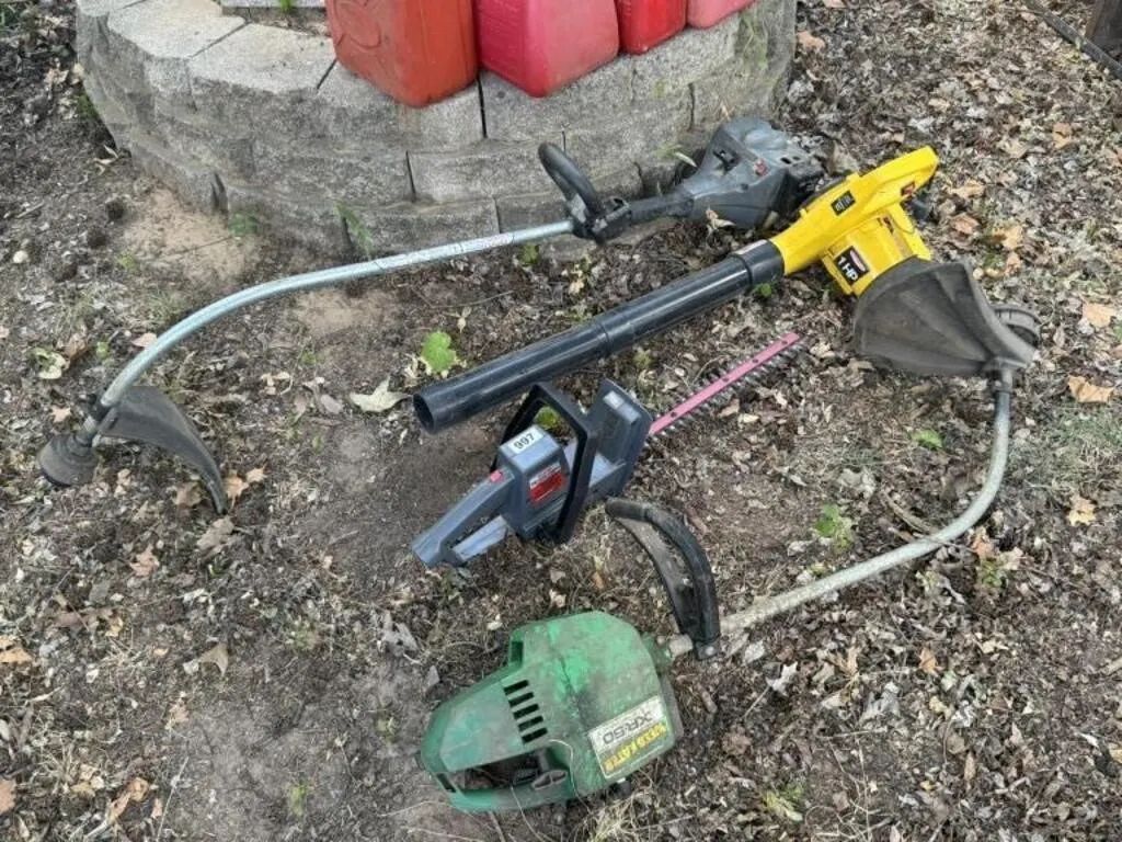 Weed Eaters, Blower & Hedge Trimmer