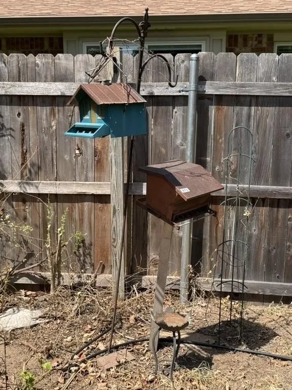 Birdhouses, Shepherd Hook, Birdbath & Trellis