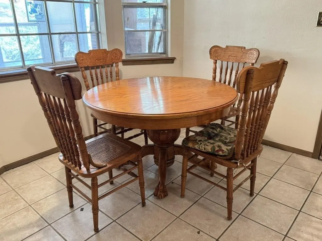 Dining Table & Chairs