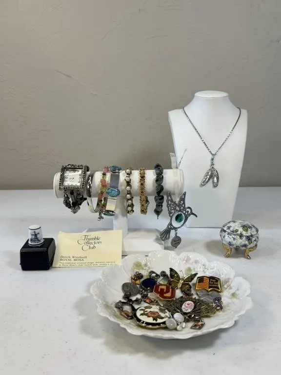 Fashion Jewelry, Brooches & Pendants