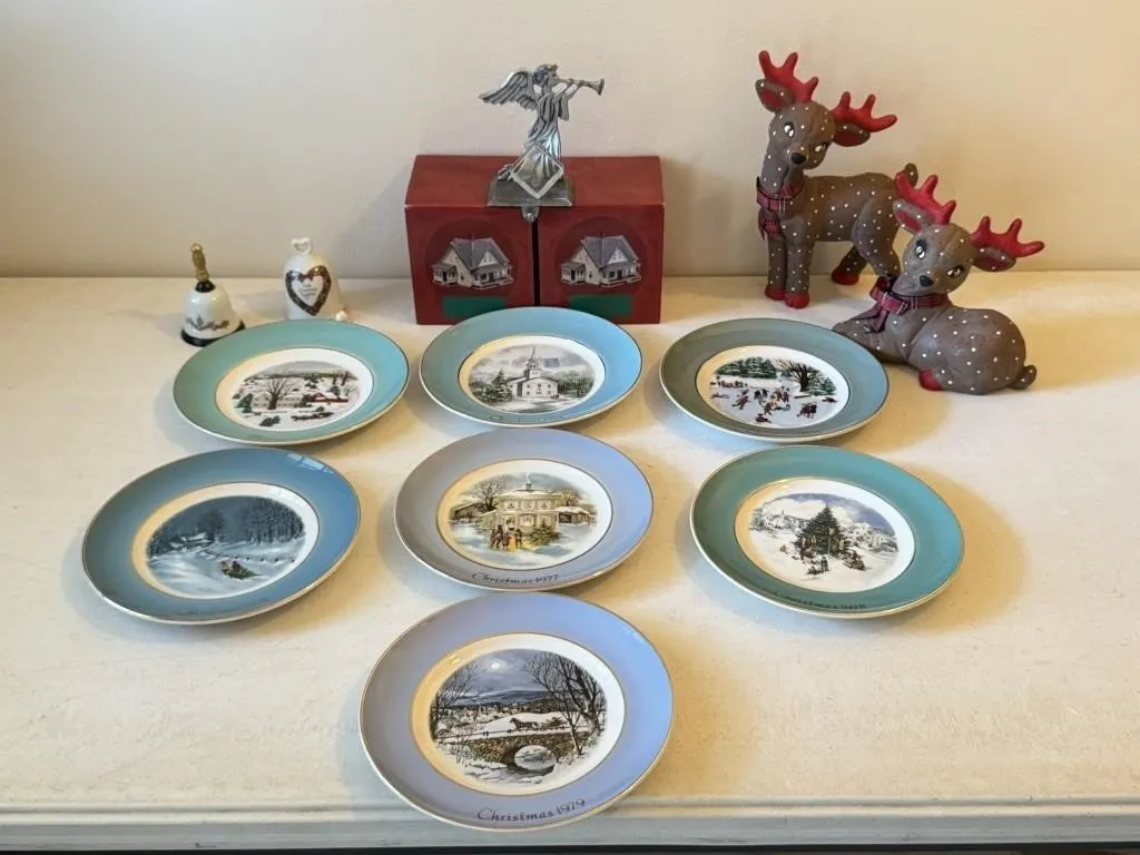 Christmas Plates & Quilted Ceramic Reindeer