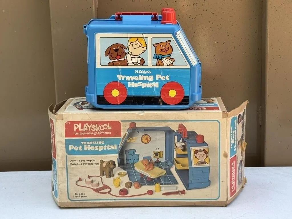 Vintage Playskool Traveling Pet Hospital