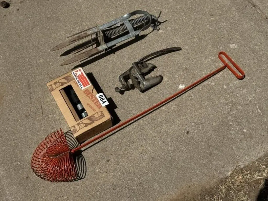Pecan Picker, Mole Trap & Nutcracker