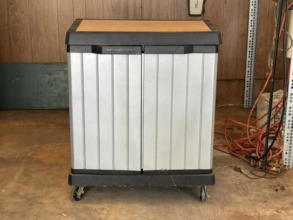 Benchmark Metal & Plastic Rolling Work Station
