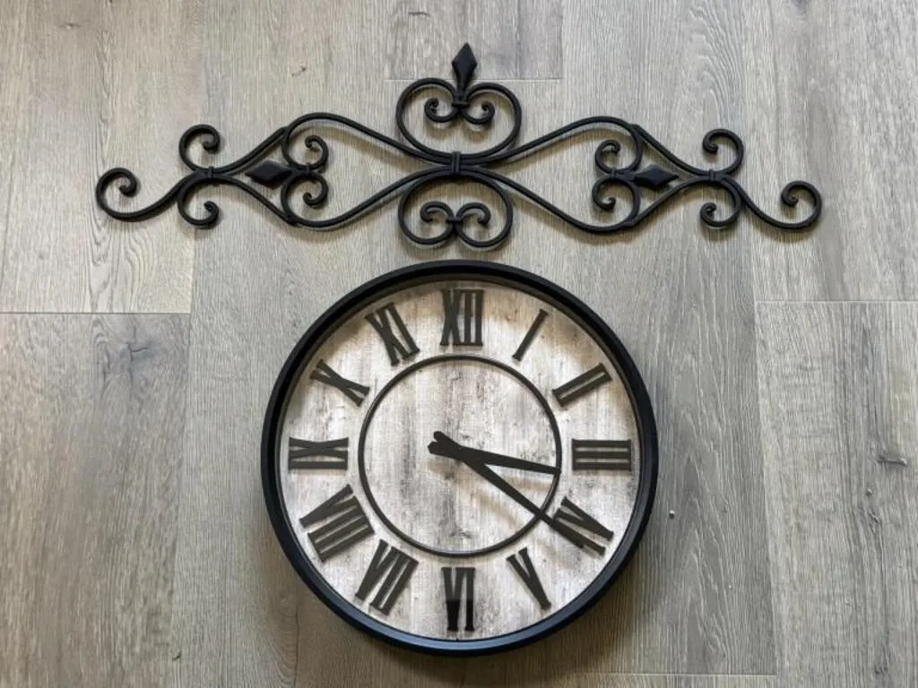 Wall Clock & Metal Wall Decor