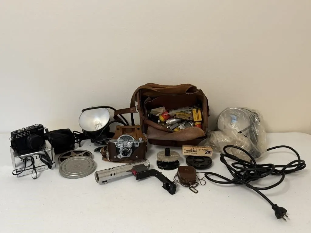 Vintage Cameras & Photography Supplies