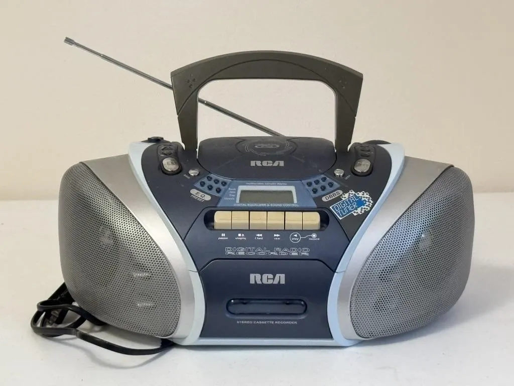 RCA CD/Cassette Player & Radio