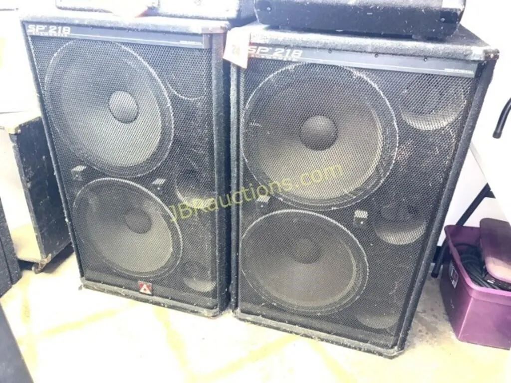 PEAVEY 2P-218 SUBWOOFERS SELLING PAIR