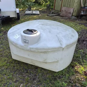 350 Imperial Gallon Poly Pickup Tank
 UNRESERVED
