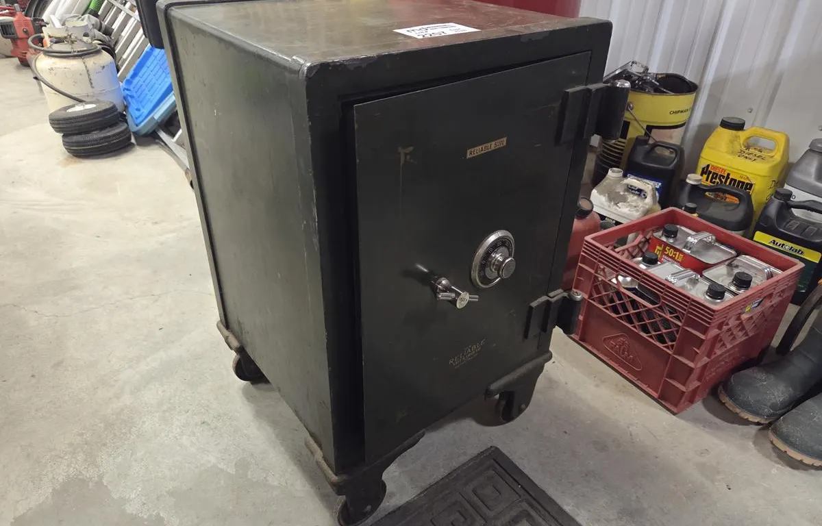 Reliable Fireproof Combination Safe
UNRESERVED