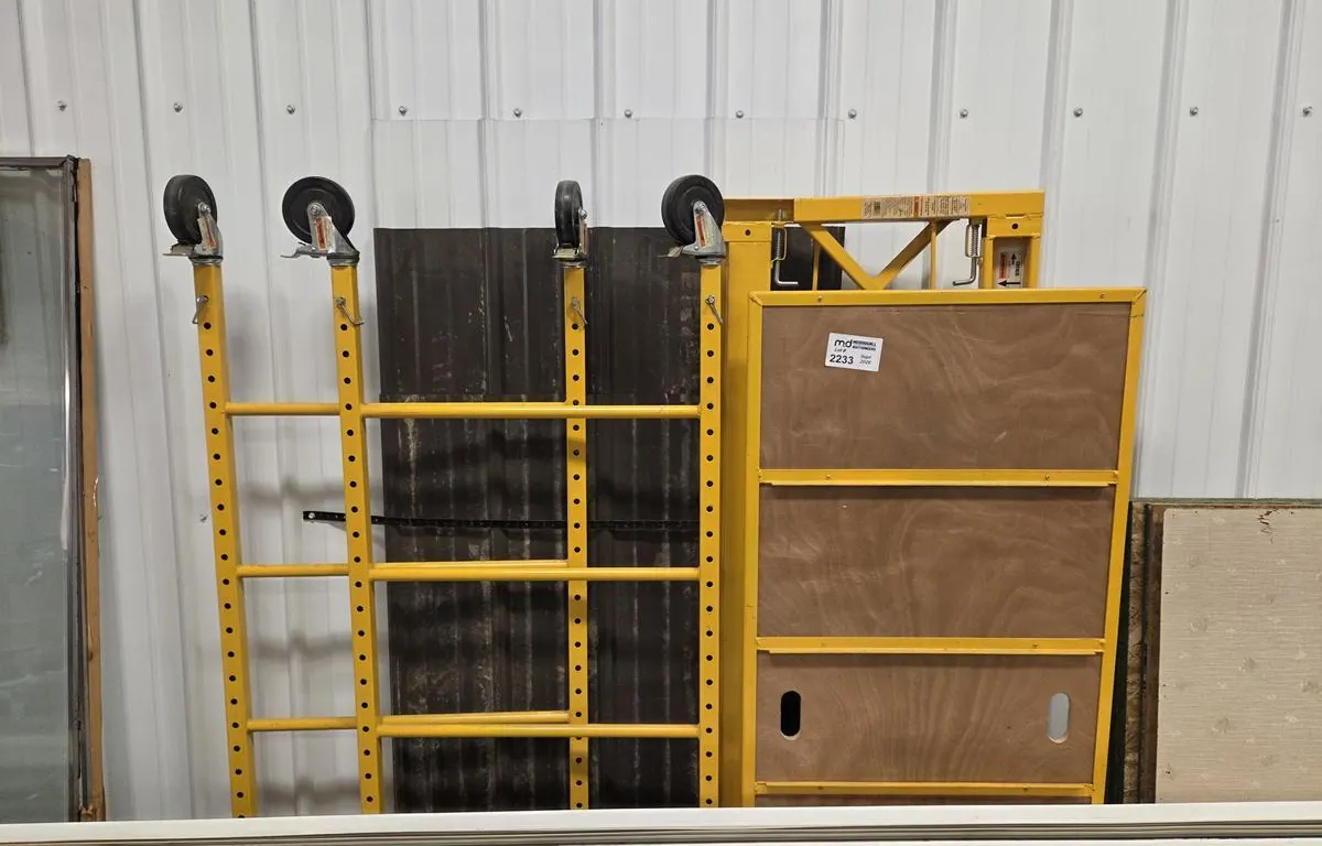 Yellow Rolling Scaffold w/ Work Platform
UNRESERVED