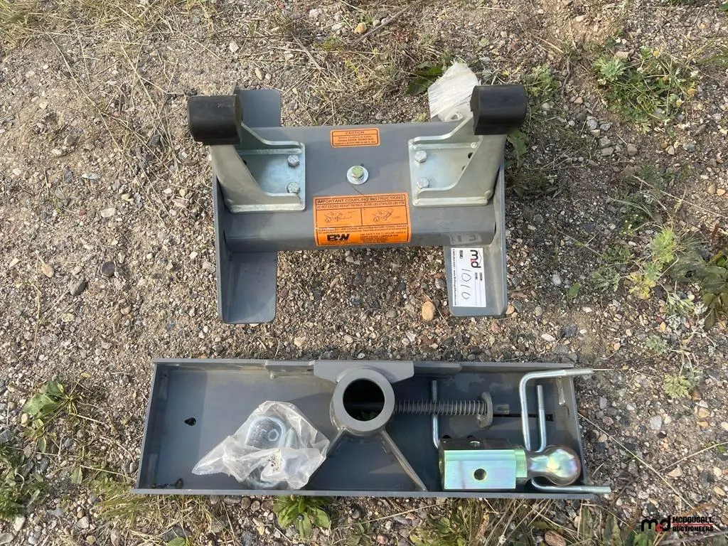 B&W Companion Fifth-Wheel Hitch Assembly
UNRESERVED