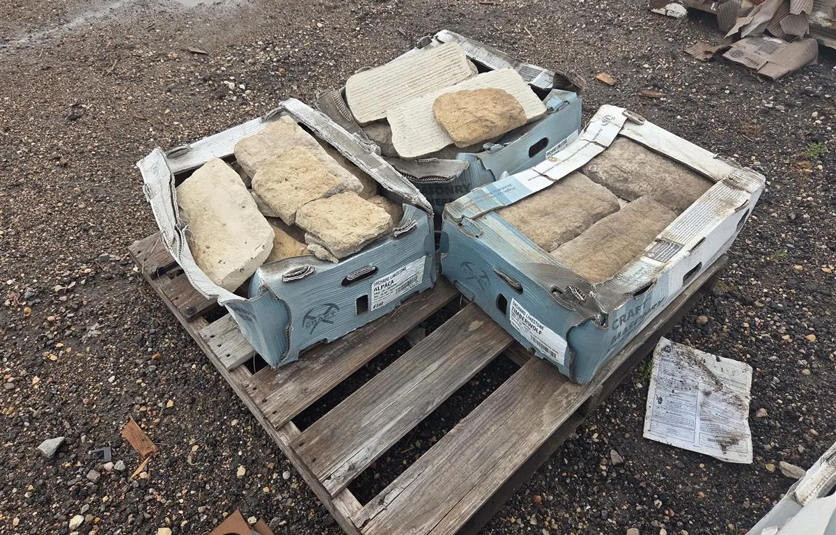 (3) Creative Mines Limestone Cartons
UNRESERVED