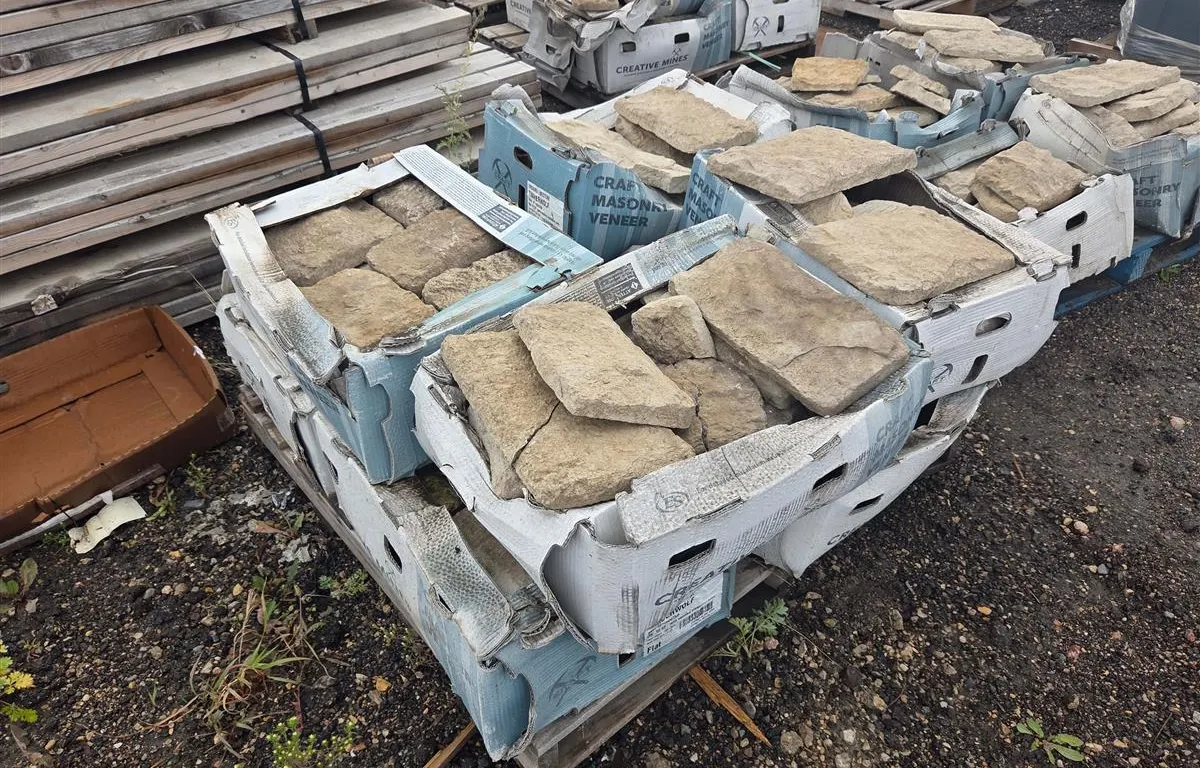 (8) Creative Mines Limestone Cartons
UNRESERVED