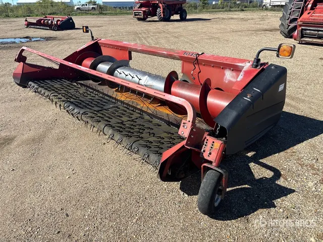 1995 Case 1015 13 ft Combine Pickup Header