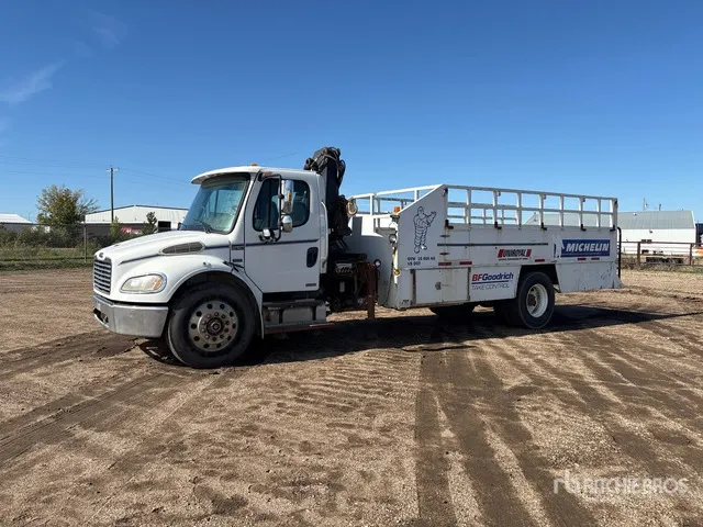 2006 Freightliner M2 106 4x2 Utility Truck
