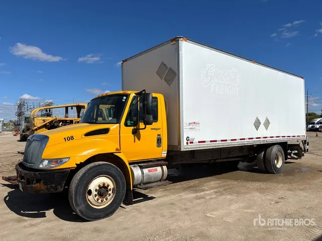 2013 International 4300 6x2 Moving Van Truck