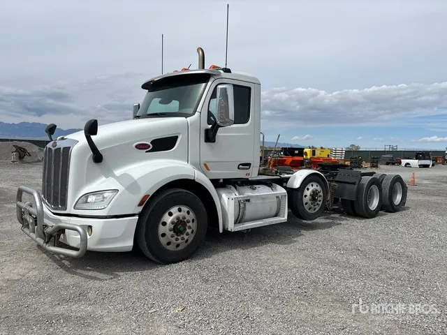 2017 Peterbilt 579 8x4 Tri/A Day Cab Truck Tractor