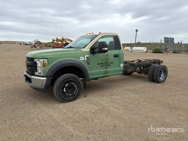 2019 Ford F-450 4x2 Cab and Chassis