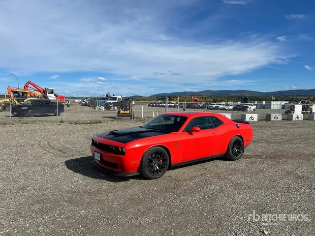 2016 Dodge Challenger SRT Hellcat Automobile