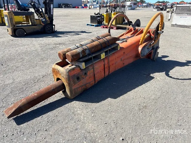 2006 Rammer G90 33 in Q/C Hydraulic Breaker - Fits Excavator