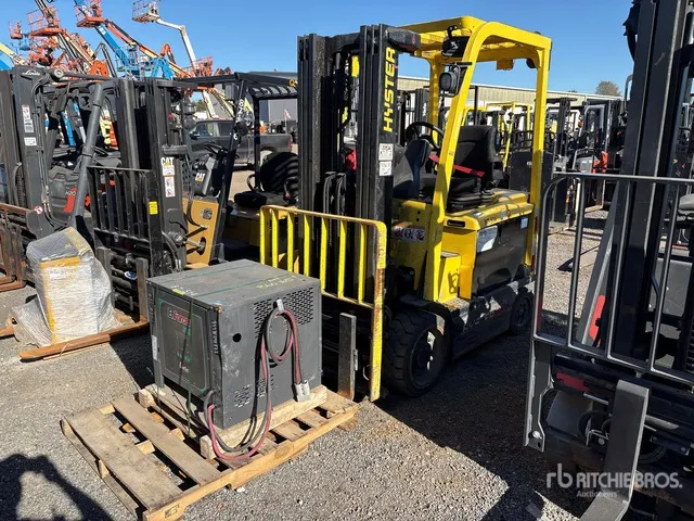 2010 Hyster E55XN33 5150 lb Electric Forklift
