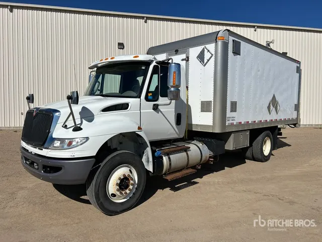 2015 International 4300 SBA 4x2 Van Truck