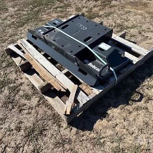 Bobcat Skid Steer Attachment Mounting Plate