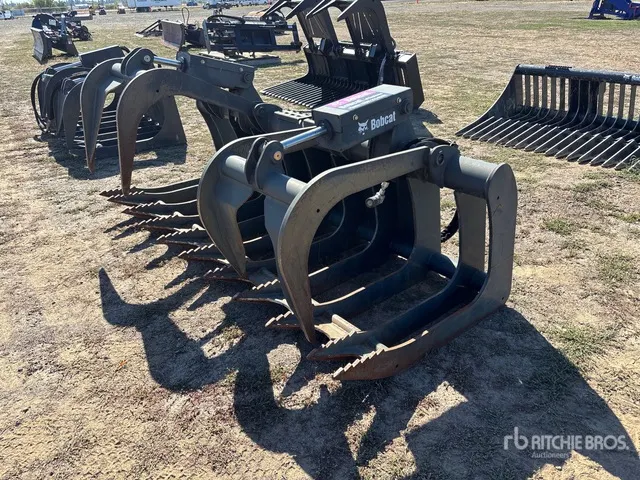 2014 Bobcat 82 in Skid Steer Grapple Bucket
