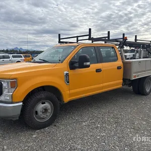 2020 Ford F-350 4x2 Crew Cab Flatbed Truck