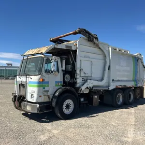 2007 Autocar WX 8x4 Front Loader Waste Collection Truck