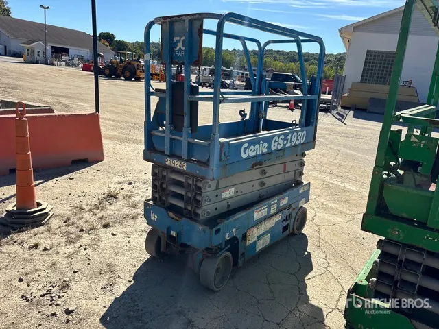 2016 Genie GS-1930 Electric Scissor Lift (Inoperable)
