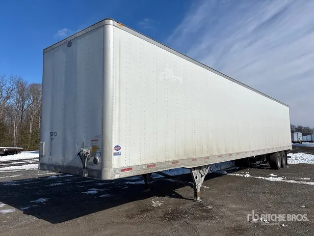 2018 Utility VS2DX 53 ft x 96 in T/A Van Trailer