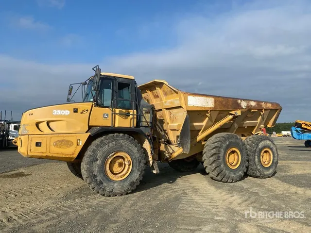 2005 John Deere 400D Articulated Dump Truck