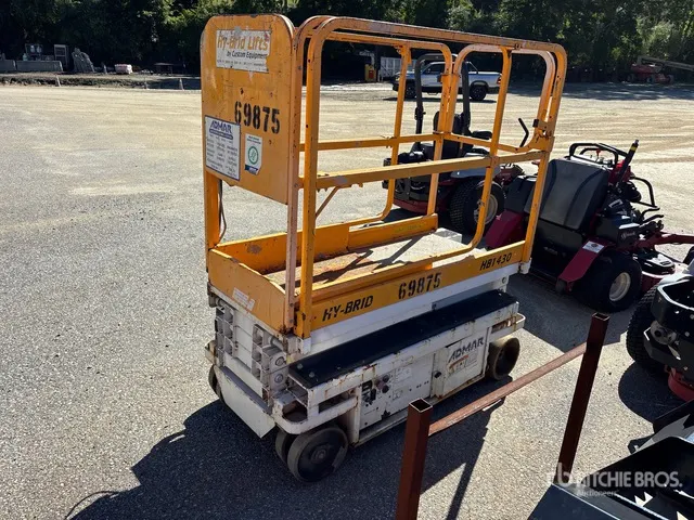 2013 Hybrid HB1430 Electric Scissor Lift (Inoperable)