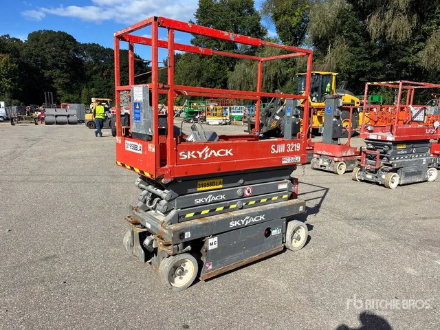 2016 Skyjack SJIII-3219 Electric Scissor Lift