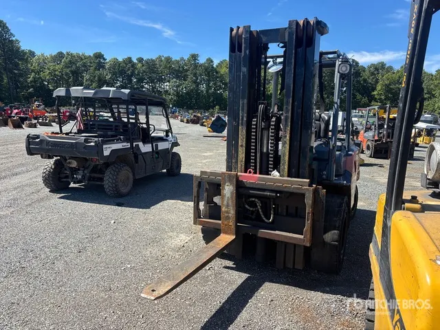 2017 Toyota 8FGU25 8500 lb Pneumatic Tire Forklift (Inoperable)
