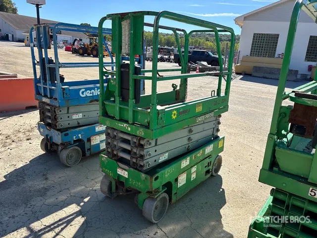 2013 Genie GS-1930 Electric Scissor Lift (Inoperable)